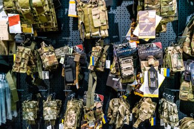 Kharkiv, Ukrayna, 6 Haziran 2024 Cezalandırıcı askeri mağazası, en iyi orjinal ordu ve taktik mallar, askeri, özel taktik birimler ve polis için yüksek kaliteli askeri teçhizat sunar..