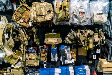 Kharkiv, Ukrayna, 6 Haziran 2024 Cezalandırıcı askeri mağazası, en iyi orjinal ordu ve taktik mallar, askeri, özel taktik birimler ve polis için yüksek kaliteli askeri teçhizat sunar..