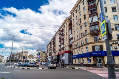 Kharkiv, Ukrayna, 6 Haziran 2024 Kharkiv şehri savaş sırasında Rusya 'nın tarihi ve modern binaları Rus füzelerinin ve sirenlerin sesi her gün yankılanıyor.