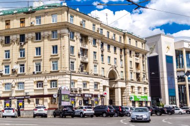 Kharkiv, Ukrayna, 6 Haziran 2024 Kharkiv şehri savaş sırasında Rusya 'nın tarihi ve modern binaları Rus füzelerinin ve sirenlerin sesi her gün yankılanıyor.