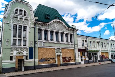 Kharkiv, Ukrayna, 6 Haziran 2024 Kharkiv şehri savaş sırasında Rusya 'nın tarihi ve modern binaları Rus füzelerinin ve sirenlerin sesi her gün yankılanıyor.