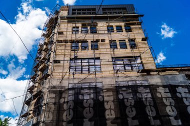 Kharkiv, Ukrayna, 6 Haziran 2024 Kharkiv şehri savaş sırasında Rusya 'nın tarihi ve modern binaları Rus füzelerinin ve sirenlerin sesi her gün yankılanıyor.