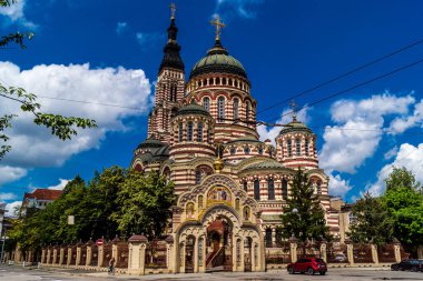 Kharkiv, Ukrayna, 6 Haziran 2024 Kharkiv şehri savaş sırasında Rusya 'nın tarihi ve modern binaları Rus füzelerinin ve sirenlerin sesi her gün yankılanıyor.