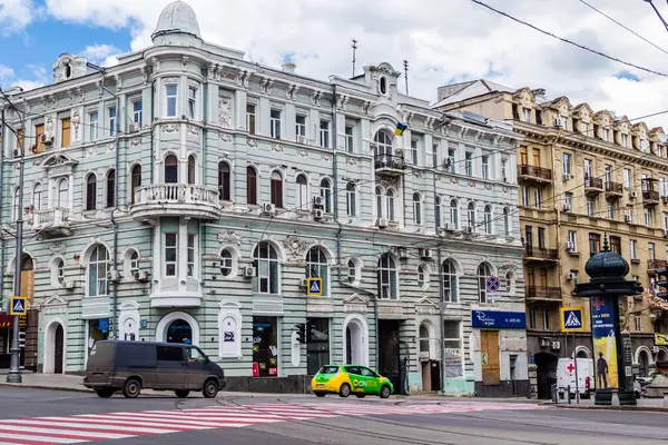 Kharkiv, Ukrayna, 6 Haziran 2024 Kharkiv şehri savaş sırasında Rusya 'nın tarihi ve modern binaları Rus füzelerinin ve sirenlerin sesi her gün yankılanıyor.