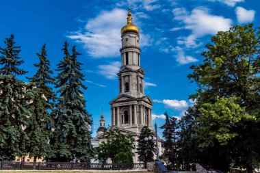 Kharkiv, Ukrayna, 10 Haziran 2024 Kharkiv şehri Rusya ile savaş sırasında Rusya 'nın tarihi ve modern binaları Rus füzelerinin ve sirenlerin sesi her gün yankılanıyor..