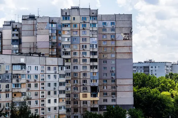 Kharkiv, Ukrayna, 10 Haziran 2024 Kharkiv şehri Rusya ile savaş sırasında Rusya 'nın tarihi ve modern binaları Rus füzelerinin ve sirenlerin sesi her gün yankılanıyor..