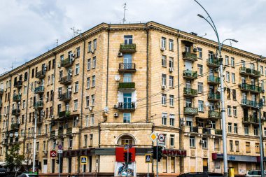 Kharkiv, Ukrayna, 11 Haziran 2024 Kharkiv şehri savaş sırasında Rusya 'nın tarihi ve modern binaları Rus füzelerinin ve sirenlerin sesi her gün yankılanıyor..