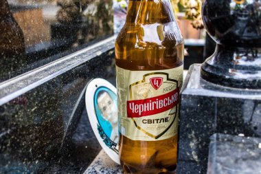 Kharkiv, Ukrayna, 13 Haziran 2024 Aleya Slavy, Harkiv 'in güneyindeki askeri mezarlık. Ukrayna 'yı savunan kahramanlar burada dinleniyor..