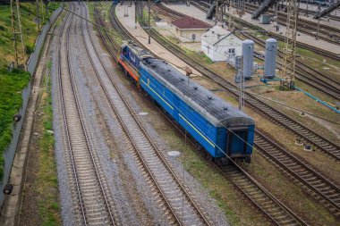 Kharkiv, Ukrayna, 15 Haziran 2024 Pasazhyrskyi tren istasyonu, Ukrayna 'nın ikinci büyük şehri. Tren istasyonu düzenli olarak Rus saldırılarının hedefi ve buna rağmen trenler çalışmaya devam ediyor..