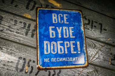 Kharkiv, Ukrayna, 16 Haziran 2024 Kharkiv 'deki bu restoran askerler, gazeteciler ve gönüllüler arasında ayrıcalıklı bir buluşma yeridir. Bu restoran askerlere verilen yemekleri de pişirir..