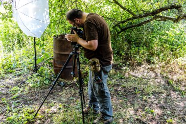 19 Haziran 2024 'te Ukrayna' nın Kharkiv şehrinin ön saflarında Ukrayna 'daki savaşı haber yapan olağanüstü Fransız gazeteci, fotoğrafçı ve muhabir Nicolas Cleuet bir insansız hava aracı tugayının askerlerini fotoğrafladı.