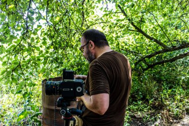 19 Haziran 2024 'te Ukrayna' nın Kharkiv şehrinin ön saflarında Ukrayna 'daki savaşı haber yapan olağanüstü Fransız gazeteci, fotoğrafçı ve muhabir Nicolas Cleuet bir insansız hava aracı tugayının askerlerini fotoğrafladı.