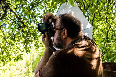 19 Haziran 2024 'te Ukrayna' nın Kharkiv şehrinin ön saflarında Ukrayna 'daki savaşı haber yapan olağanüstü Fransız gazeteci, fotoğrafçı ve muhabir Nicolas Cleuet bir insansız hava aracı tugayının askerlerini fotoğrafladı.