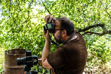 19 Haziran 2024 'te Ukrayna' nın Kharkiv şehrinin ön saflarında Ukrayna 'daki savaşı haber yapan olağanüstü Fransız gazeteci, fotoğrafçı ve muhabir Nicolas Cleuet bir insansız hava aracı tugayının askerlerini fotoğrafladı.