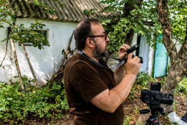 19 Haziran 2024 'te Ukrayna' nın Kharkiv şehrinin ön saflarında Ukrayna 'daki savaşı haber yapan olağanüstü Fransız gazeteci, fotoğrafçı ve muhabir Nicolas Cleuet bir insansız hava aracı tugayının askerlerini fotoğrafladı.