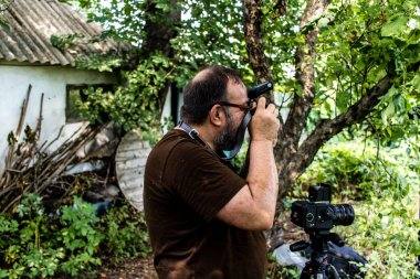 19 Haziran 2024 'te Ukrayna' nın Kharkiv şehrinin ön saflarında Ukrayna 'daki savaşı haber yapan olağanüstü Fransız gazeteci, fotoğrafçı ve muhabir Nicolas Cleuet bir insansız hava aracı tugayının askerlerini fotoğrafladı.