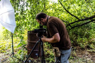 19 Haziran 2024 'te Ukrayna' nın Kharkiv şehrinin ön saflarında Ukrayna 'daki savaşı haber yapan olağanüstü Fransız gazeteci, fotoğrafçı ve muhabir Nicolas Cleuet bir insansız hava aracı tugayının askerlerini fotoğrafladı.