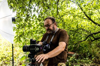 19 Haziran 2024 'te Ukrayna' nın Kharkiv şehrinin ön saflarında Ukrayna 'daki savaşı haber yapan olağanüstü Fransız gazeteci, fotoğrafçı ve muhabir Nicolas Cleuet bir insansız hava aracı tugayının askerlerini fotoğrafladı.