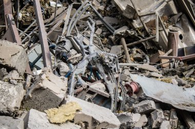 Kharkiv, Ukrayna, 23 Haziran 2024 KAB güdümlü Rus UMPK KAB 250 güdümlü bombasıyla Kharkiv 'deki Avtorska Shkola Boyko okulu hava saldırısı yaşadı. Okulun içinde ve dışında maddi hasar tespit edildi.