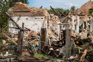 Kupiansk, Ukrayna, 24 Haziran 2024 Kupiansk şehri savaş bölgesinde. Şehir, Rus bombardımanı ile daha sert darbe aldı. Sivil altyapı Rus ordusunun olağan hedefi..