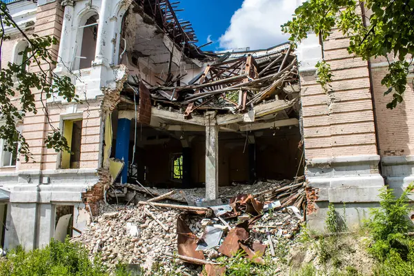 Kupiansk, Ukrayna, 24 Haziran 2024 Kupiansk şehri savaş bölgesinde. Şehir, Rus bombardımanı ile daha sert darbe aldı. Sivil altyapı Rus ordusunun olağan hedefi..