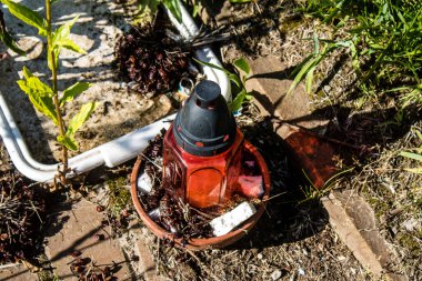 Kharkiv, Ukrayna, 25 Haziran 2024 Holodomor Anıtı, acı ve umudu sembolize eden bir köylü ailesi, bir erkek, bir kadın ve iki çocuğu tasvir etmektedir. Savaş başladığından beri anıt terk edildi..