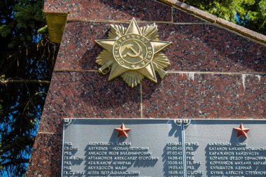 Vilkhivka, Ukrayna, 25 Haziran 2024. Dünya Savaşı anıtı 1942 'de Almanlara karşı yapılan Harkiv Muharebesi sırasında ölen Rus askerlerinin anısına dikildi..