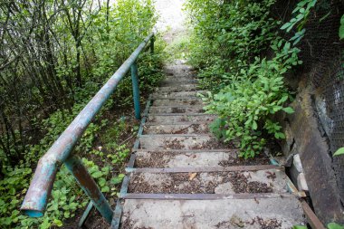 Vesele, Ukrayna, 2 Temmuz 2024 Vesele köyünde hasar gören bina. Rus kuvvetleri Kharkiv Oblastı 'ndaki Vesele köyüne güdümlü hava bombasıyla saldırdılar..