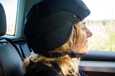 Vesele, Ukrayna, 2 Temmuz 2024 bağımsız gazeteci ve jeopolitik analist, Mondo International Post direktörü savaş bölgesinin yakınlarındaki gri bölgede ön cephede.