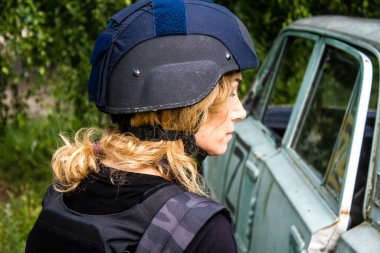 Vesele, Ukrayna, 2 Temmuz 2024 bağımsız gazeteci ve jeopolitik analist, Mondo International Post direktörü savaş bölgesinin yakınlarındaki gri bölgede ön cephede.