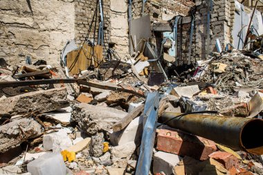 Kramatorsk, Ukrayna, 6 Temmuz 2024. Kramatorsk 'ta popüler bir restoran Haziran 2023' te bir Rus Iskander füzesiyle vuruldu.