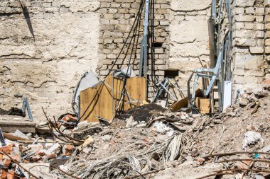 Kramatorsk, Ukrayna, 6 Temmuz 2024. Kramatorsk 'ta popüler bir restoran Haziran 2023' te bir Rus Iskander füzesiyle vuruldu.