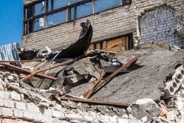 Kramatorsk, Ukrayna, 6 Temmuz 2024. Kramatorsk 'ta popüler bir restoran Haziran 2023' te bir Rus Iskander füzesiyle vuruldu.