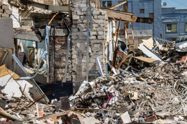 Kramatorsk, Ukrayna, 6 Temmuz 2024. Kramatorsk 'ta popüler bir restoran Haziran 2023' te bir Rus Iskander füzesiyle vuruldu.