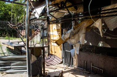 Kramatorsk, Ukrayna, 6 Temmuz 2024. Kramatorsk 'ta popüler bir restoran Haziran 2023' te bir Rus Iskander füzesiyle vuruldu.