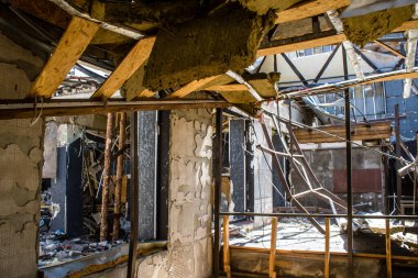Kramatorsk, Ukrayna, 6 Temmuz 2024. Kramatorsk 'ta popüler bir restoran Haziran 2023' te bir Rus Iskander füzesiyle vuruldu.