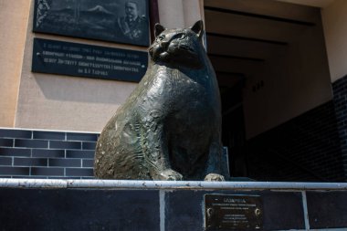 Odessa, Ukrayna, 15 Temmuz 2024 Cityscape, Rusya ile savaş sırasında, Odessa 'daki binalar Rus füzelerinin hedefi ve insanlar her gün sirenler çalsa da sokaklardalar..