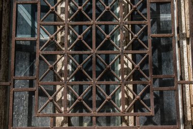 Odessa, Ukrayna, 23 Temmuz 2024 Cityscape, Rusya ile savaş sırasında, Odessa 'daki binalar Rus füzelerinin hedefi ve insanlar her gün sirenler çalsa da sokaklardalar..