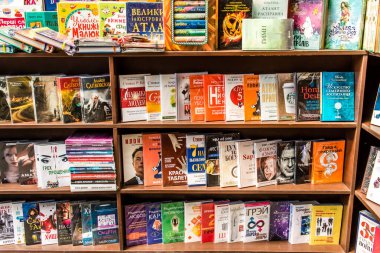 Odessa, Ukrayna, 18 Temmuz 2024 Kitap pazarı, çok çeşitli kitaplarıyla ünlüdür. Savaşa ve turist yokluğuna rağmen, burası her gün ziyaret eden yerliler arasında çok popüler..