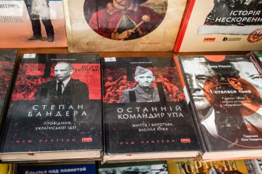 Odessa, Ukrayna, 18 Temmuz 2024 Kitap pazarı, çok çeşitli kitaplarıyla ünlüdür. Savaşa ve turist yokluğuna rağmen, burası her gün ziyaret eden yerliler arasında çok popüler..