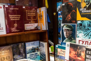 Odessa, Ukrayna, 18 Temmuz 2024 Kitap pazarı, çok çeşitli kitaplarıyla ünlüdür. Savaşa ve turist yokluğuna rağmen, burası her gün ziyaret eden yerliler arasında çok popüler..