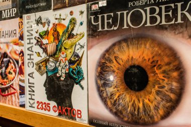 Odessa, Ukrayna, 18 Temmuz 2024 Kitap pazarı, çok çeşitli kitaplarıyla ünlüdür. Savaşa ve turist yokluğuna rağmen, burası her gün ziyaret eden yerliler arasında çok popüler..