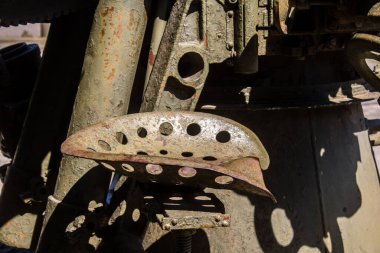 Odesa, Ukrayna, 07 Ağustos 2024 Odesa 411. Batarya 'nın kahramanca savunmasına. 1941 'de Odesa' nın savunması için hayati önem taşıyan bir parkta ordu malzemesi korunmuş. Çocuklar için bazı etkinlikler de mevcut..