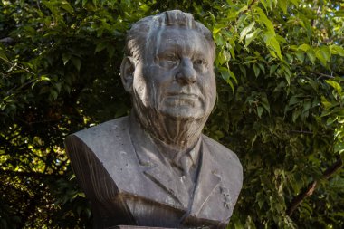 Odesa, Ukrayna, 13 Ağustos 2024 İkinci Hristiyan Mezarlığı. Bunlar geçen yüzyılın ünlü Odesa sakinlerinin ve figürlerinin mezarları. Bazı anıtlar gerçek sanat eserleridir..