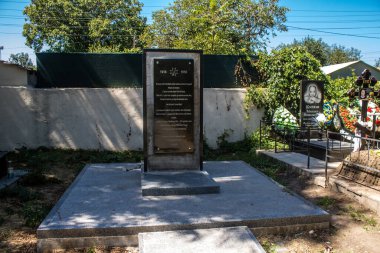 Odesa, Ukrayna, 13 Ağustos 2024 İkinci Hristiyan Mezarlığı. Bunlar geçen yüzyılın ünlü Odesa sakinlerinin ve figürlerinin mezarları. Bazı anıtlar gerçek sanat eserleridir..