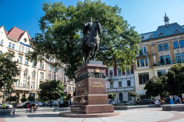 Lviv, Ukrayna, 18 Ağustos 2024 Lviv şehri. Rusya ile savaş sırasında, Lviv binaları Rus füzeleri tarafından tehdit ediliyor ve hedef alınıyordu. Altyapı ve binalar birincil hedeflerdir.