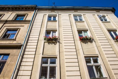 Lviv, Ukrayna, 18 Ağustos 2024 Lviv şehri. Rusya ile savaş sırasında, Lviv binaları Rus füzeleri tarafından tehdit ediliyor ve hedef alınıyordu. Altyapı ve binalar birincil hedeflerdir.