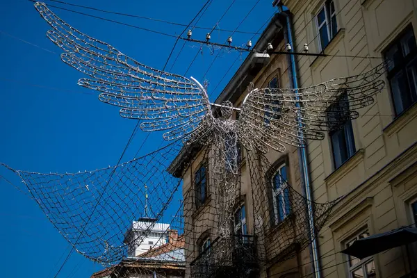 Lviv, Ukrayna, 18 Ağustos 2024 Lviv şehri. Rusya ile savaş sırasında, Lviv binaları Rus füzeleri tarafından tehdit ediliyor ve hedef alınıyordu. Altyapı ve binalar birincil hedeflerdir.