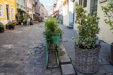 Lviv, Ukrayna, 18 Ağustos 2024 Lviv şehri. Rusya ile savaş sırasında, Lviv binaları Rus füzeleri tarafından tehdit ediliyor ve hedef alınıyordu. Altyapı ve binalar birincil hedeflerdir.