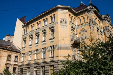 Lviv, Ukrayna, 18 Ağustos 2024 Lviv şehri. Rusya ile savaş sırasında, Lviv binaları Rus füzeleri tarafından tehdit ediliyor ve hedef alınıyordu. Altyapı ve binalar birincil hedeflerdir.